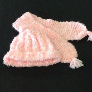 Knit hat and scarf